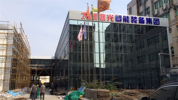深圳玻璃幕墙报价-中东幕墙
